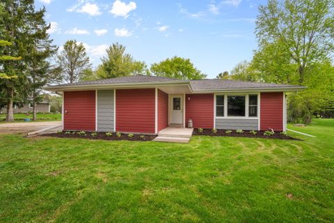 Photo of 3013 El Camino Dr, Jackson, WI 53012 (MLS # 1962360)