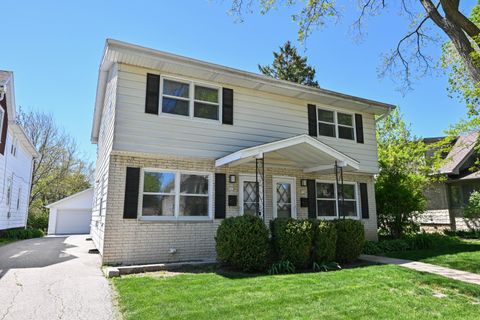 Photo of 533 N 60th St, Wauwatosa, WI 53213 (MLS # 1962038)