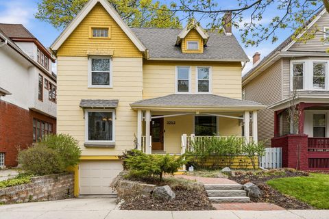Photo of 3212 N Marietta Ave, Milwaukee, WI 53211 (MLS # 1959752)