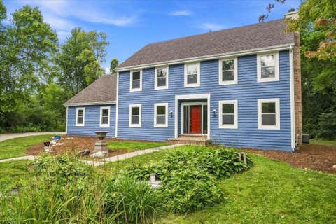 Photo of 546 Beechwood Dr, Cedarburg, WI 53012 (MLS # 1974939)