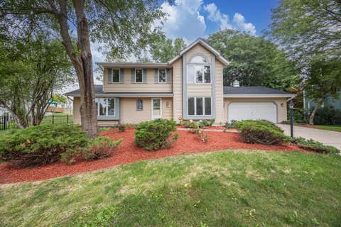 Photo of 21840 Doneswood Dr, Brookfield, WI 53186 (MLS # 1975641)