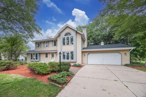 Photo of 21840 Doneswood Dr, Brookfield, WI 53186 (MLS # 1975641)