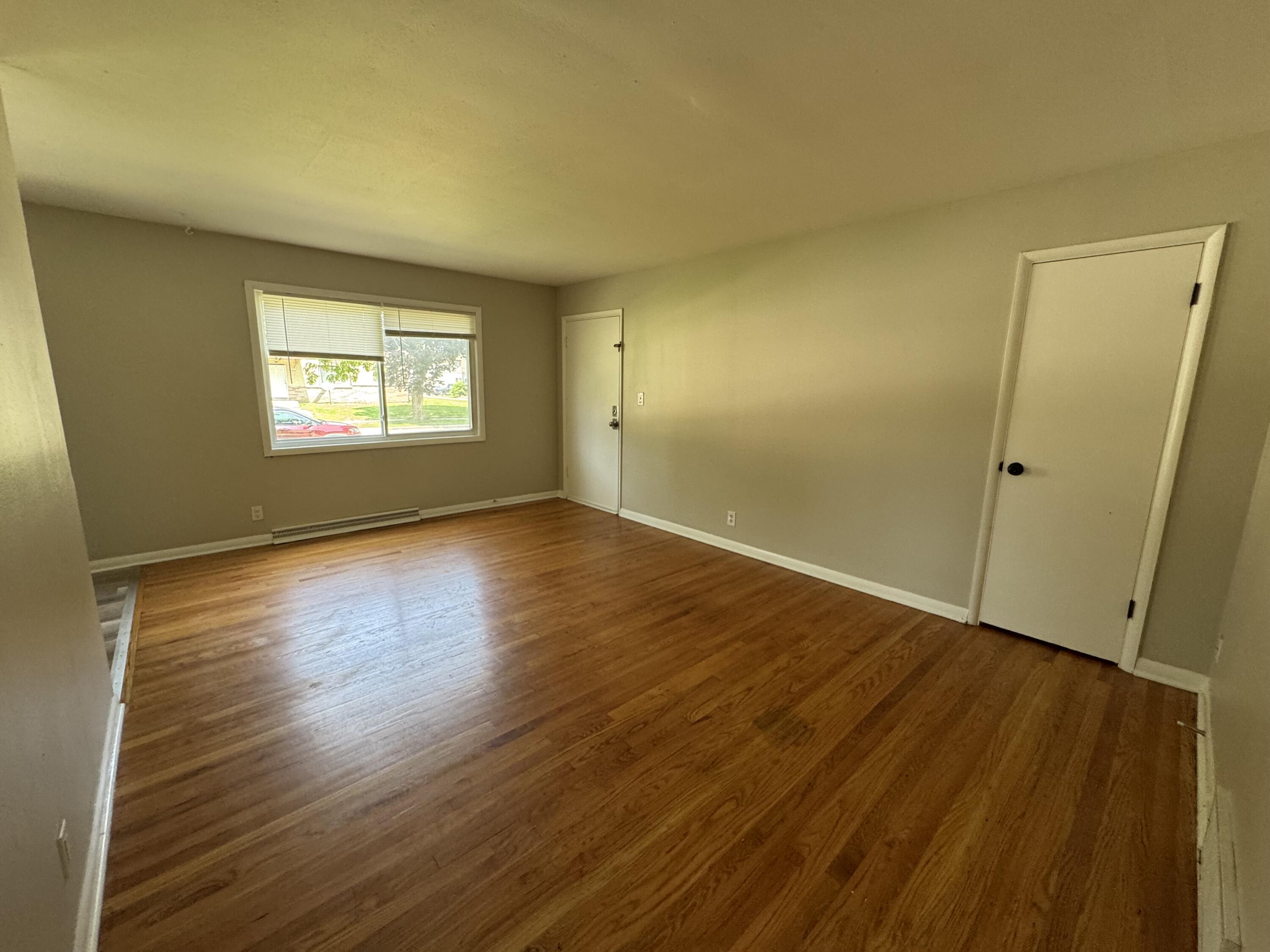 Milwaukee, Wisconsin 53225, United States, 2 Bedrooms Bedrooms, ,1 BathroomBathrooms,Residential,Active,104492