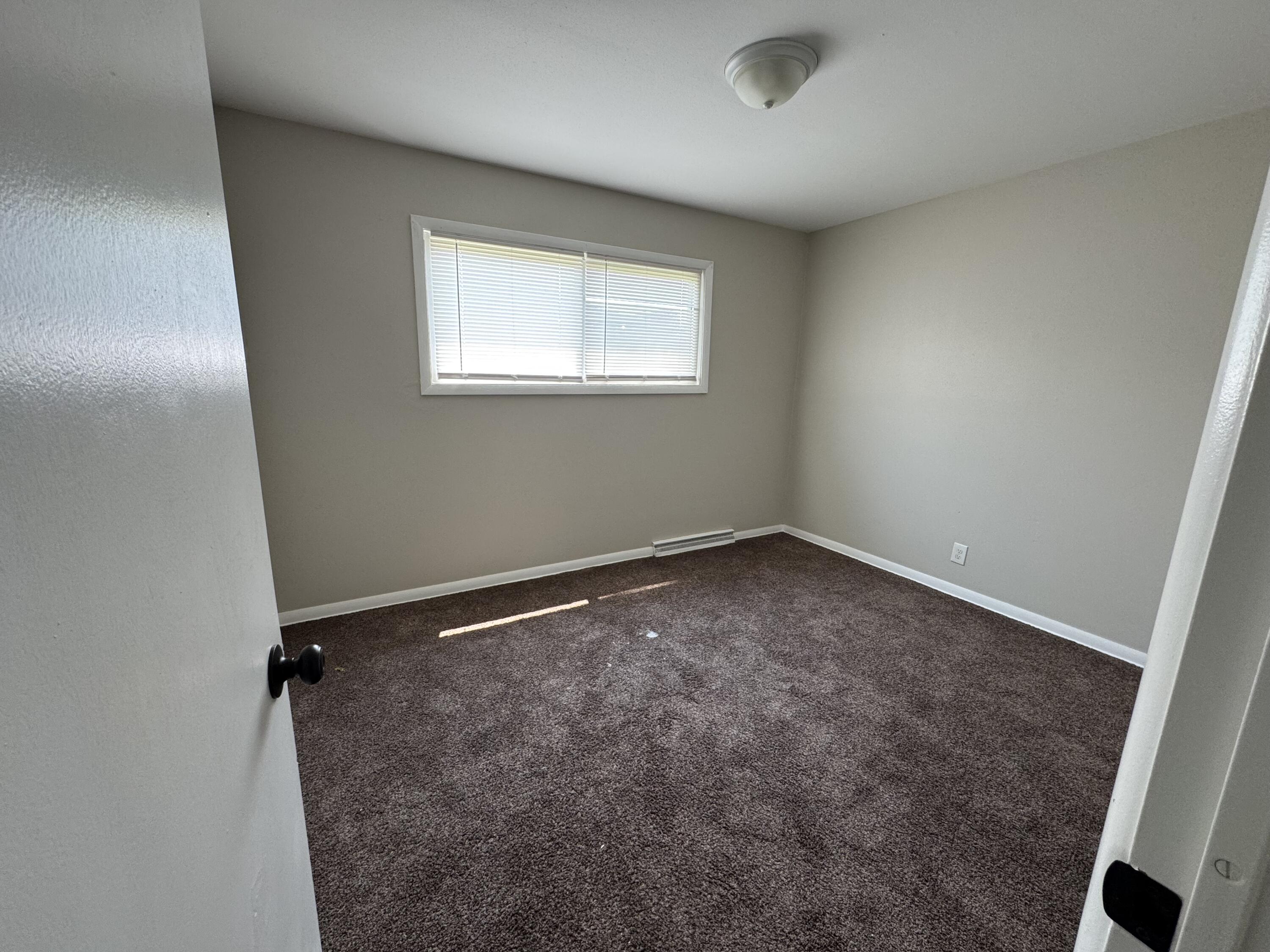 Milwaukee, Wisconsin 53225, United States, 2 Bedrooms Bedrooms, ,1 BathroomBathrooms,Residential,Active,104492