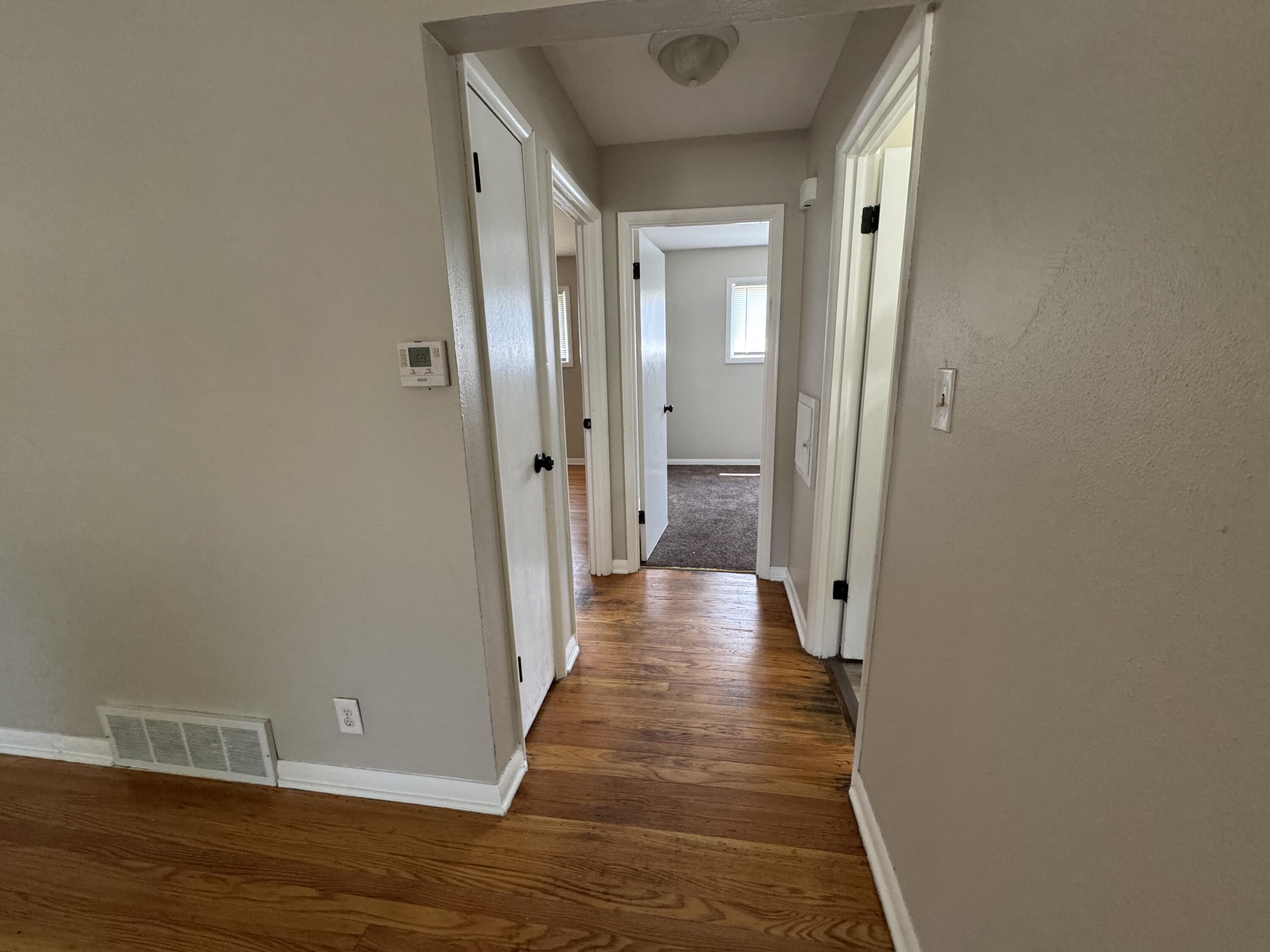 Milwaukee, Wisconsin 53225, United States, 2 Bedrooms Bedrooms, ,1 BathroomBathrooms,Residential,Active,104492