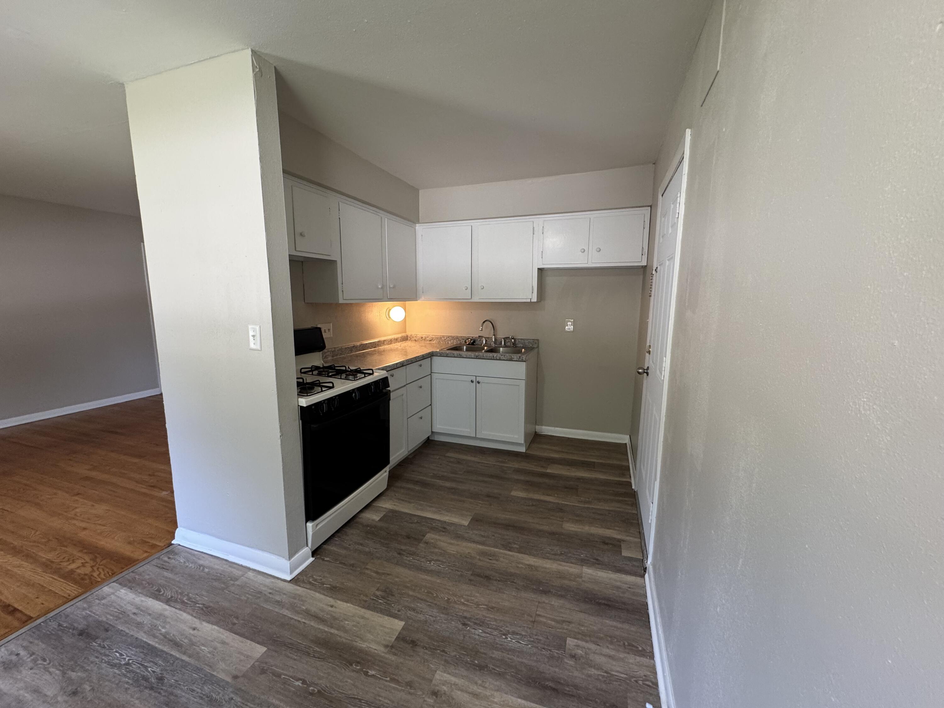 Milwaukee, Wisconsin 53225, United States, 2 Bedrooms Bedrooms, ,1 BathroomBathrooms,Residential,Active,104492