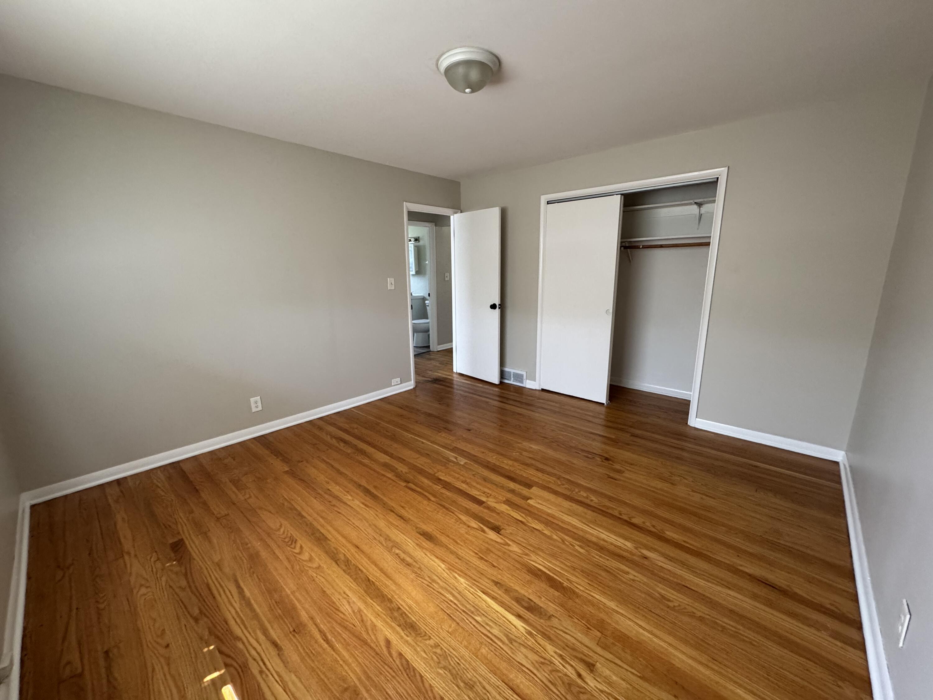 Milwaukee, Wisconsin 53225, United States, 2 Bedrooms Bedrooms, ,1 BathroomBathrooms,Residential,Active,104492