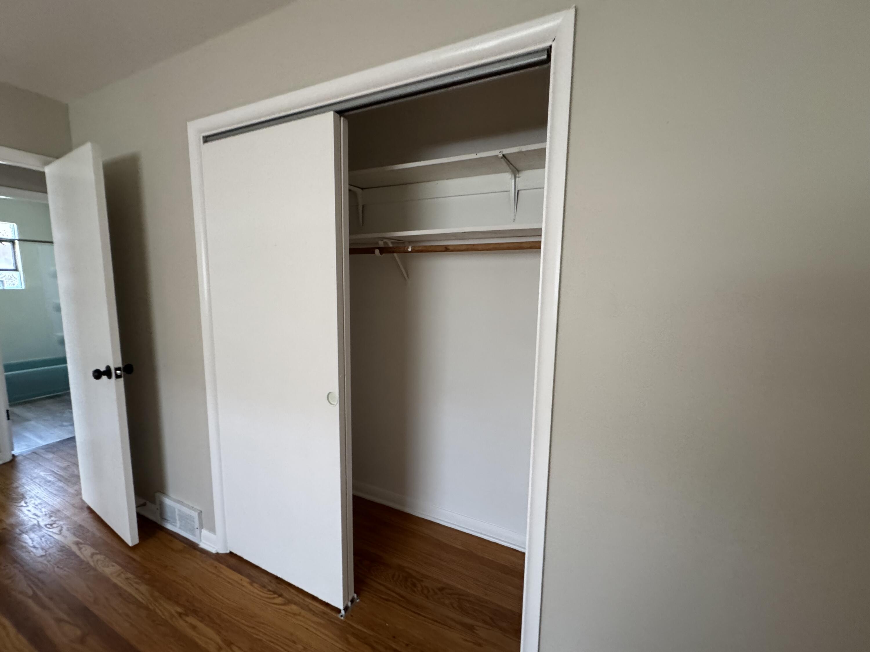 Milwaukee, Wisconsin 53225, United States, 2 Bedrooms Bedrooms, ,1 BathroomBathrooms,Residential,Active,104492