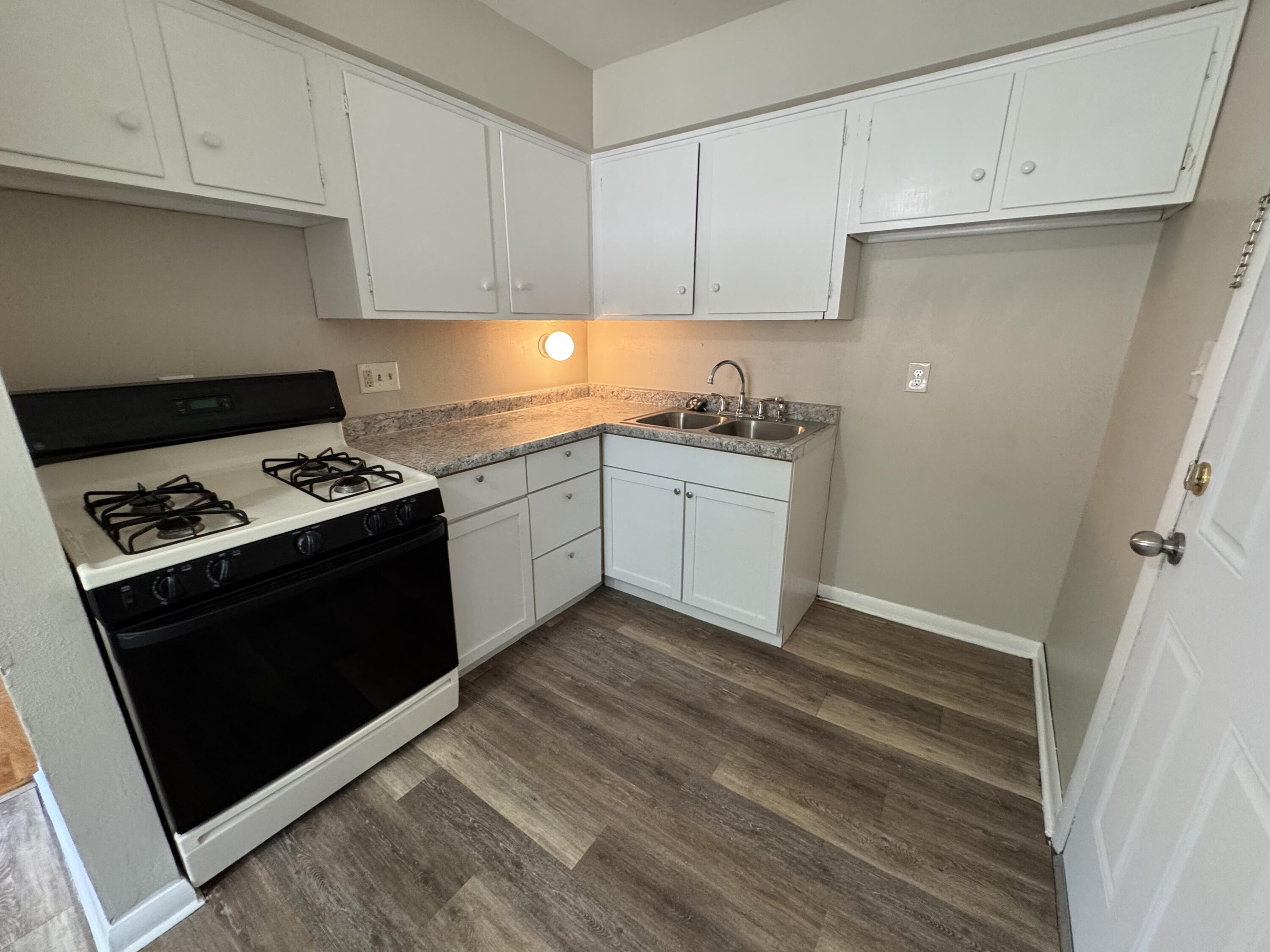 Milwaukee, Wisconsin 53225, United States, 2 Bedrooms Bedrooms, ,1 BathroomBathrooms,Residential,Active,104492