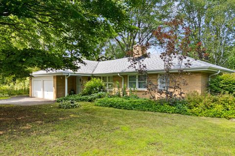Photo of 4830 Westfield Rd, Mequon, WI 53092 (MLS # 1929648)