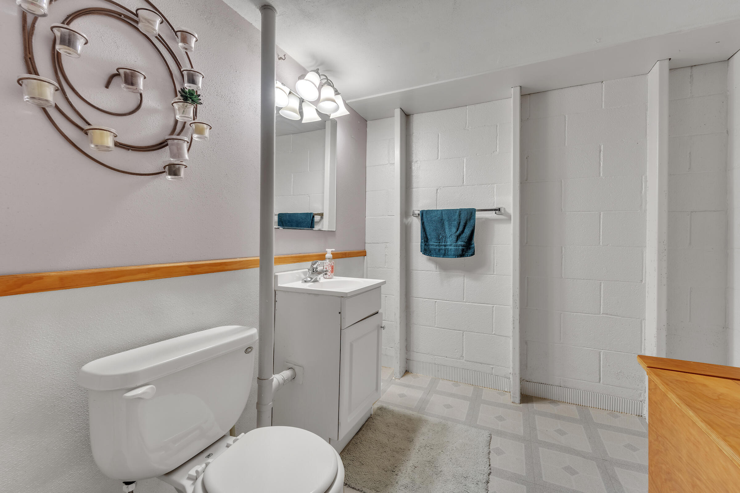 Milwaukee, Wisconsin 53207, United States, 3 Bedrooms Bedrooms, ,3 BathroomsBathrooms,Residential,Active,94366