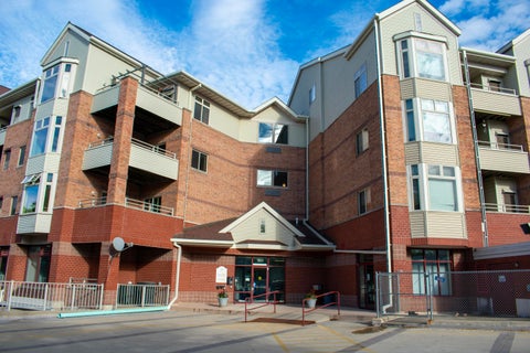 Photo of 301 Harbour Town Dr, Madison, WI 53717 (MLS # 1982150)