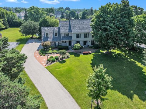 Photo of 10426 N Haddonstone Pl, Mequon, WI 53092 (MLS # 1926610)