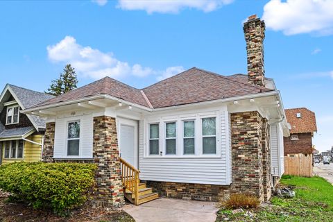 Photo of 2702 N 38th St, Milwaukee, WI 53210 (MLS # 1957585)