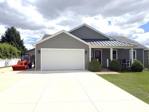 Photo of N1682 Washington Ave, Lake Geneva, WI 53147 (MLS # 1963863)