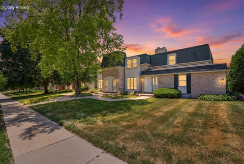 Photo of 2005 Chateau Ct, Grafton, WI 53024 (MLS # 1966929)