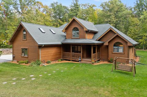 Photo of N7631 Bittersweet Rd, Herman, WI 53073 (MLS # 1965136)