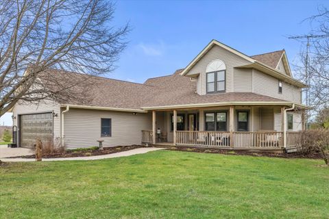 Photo of 820 172nd Ave, Paris, WI 53182 (MLS # 1957250)