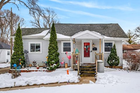 Photo of 11825 W Rainbow Ave, West Allis, WI 53214 (MLS # 1954438)