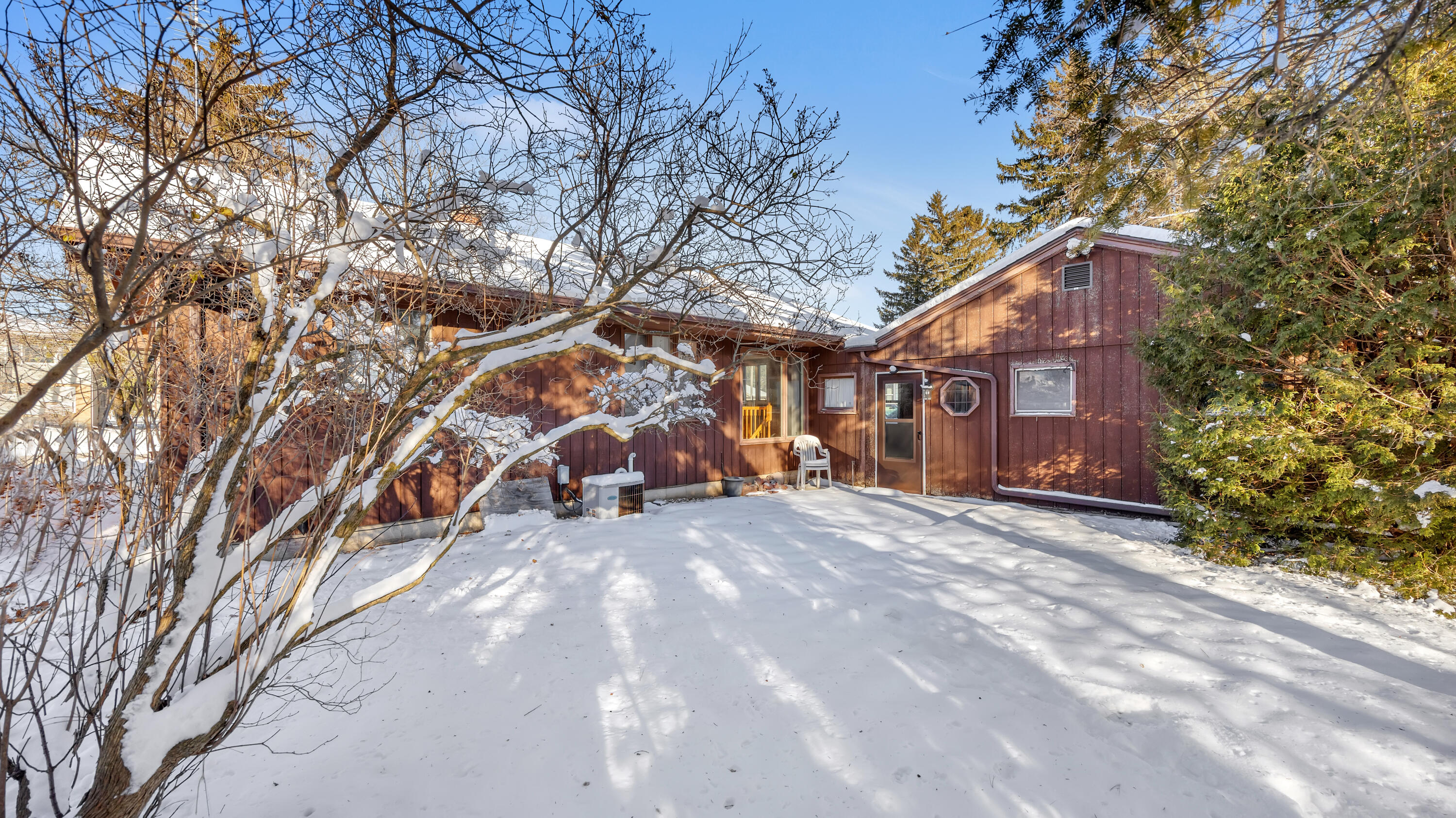 Sheboygan Falls, Wisconsin 53085, United States, 2 Bedrooms Bedrooms, ,2 BathroomsBathrooms,Residential,Active,252509