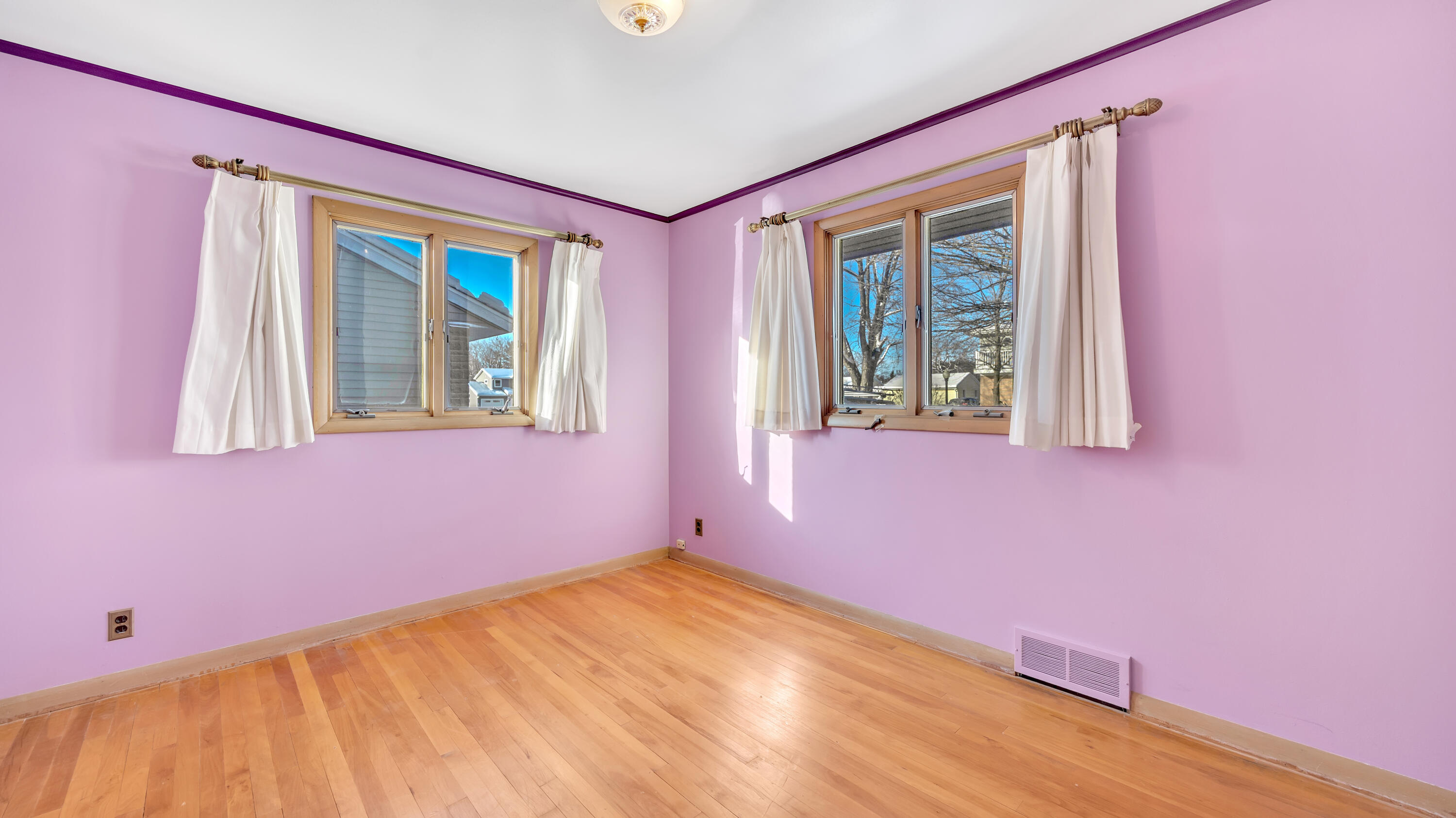 Sheboygan Falls, Wisconsin 53085, United States, 2 Bedrooms Bedrooms, ,2 BathroomsBathrooms,Residential,Active,252509