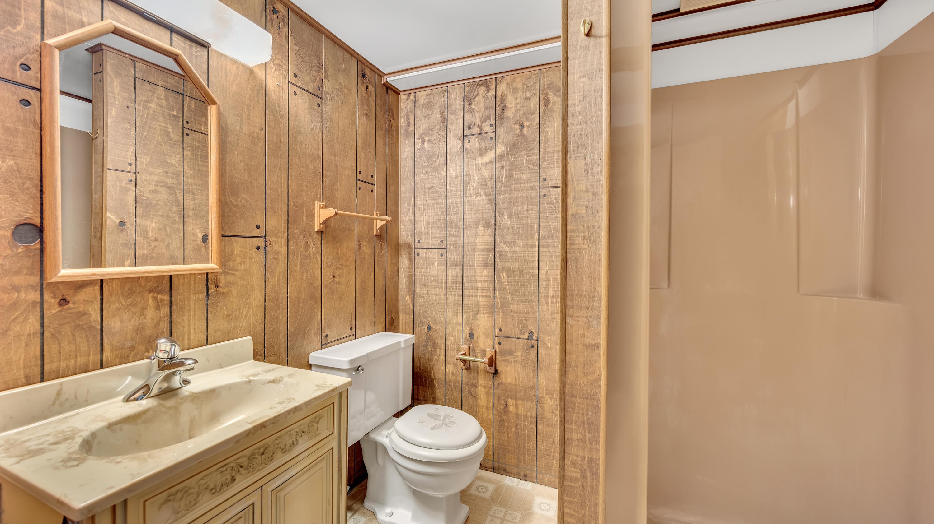 Sheboygan Falls, Wisconsin 53085, United States, 2 Bedrooms Bedrooms, ,2 BathroomsBathrooms,Residential,Active,252509