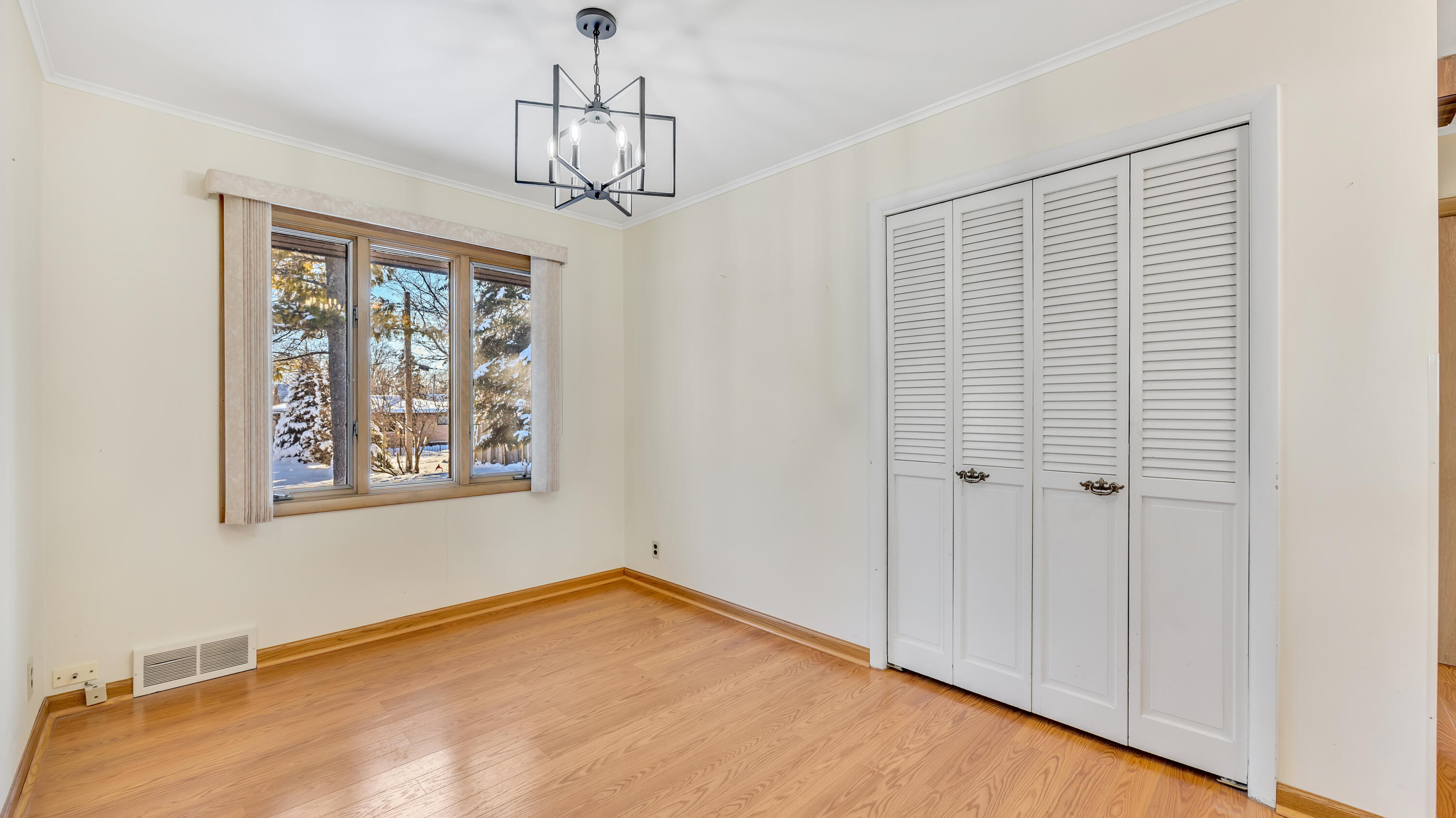 Sheboygan Falls, Wisconsin 53085, United States, 2 Bedrooms Bedrooms, ,2 BathroomsBathrooms,Residential,Active,252509