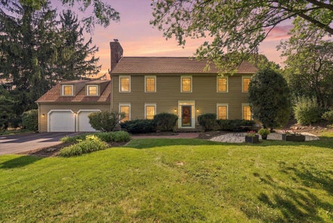 Photo of 2915 Willaura Ct, Brookfield, WI 53005 (MLS # 1970940)