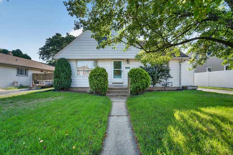 Photo of 4310 S Iowa Ave, Saint Francis, WI 53235 (MLS # 1975632)