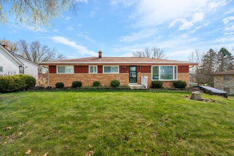 Photo of 1100 Alfred St, Brookfield, WI 53005 (MLS # 1957172)