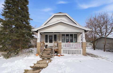 Photo of 1570 S 57th St, West Allis, WI 53214 (MLS # 1954286)
