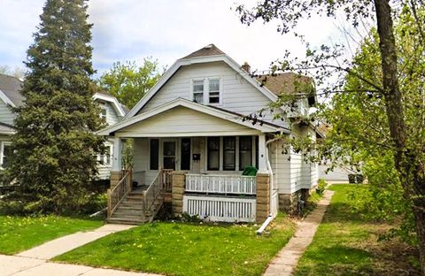 Photo of 1570 S 57th St, West Allis, WI 53214 (MLS # 1954286)