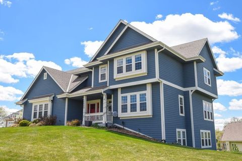 Photo of N63W13355 Hummingbird Way, Menomonee Falls, WI 53051 (MLS # 1962719)