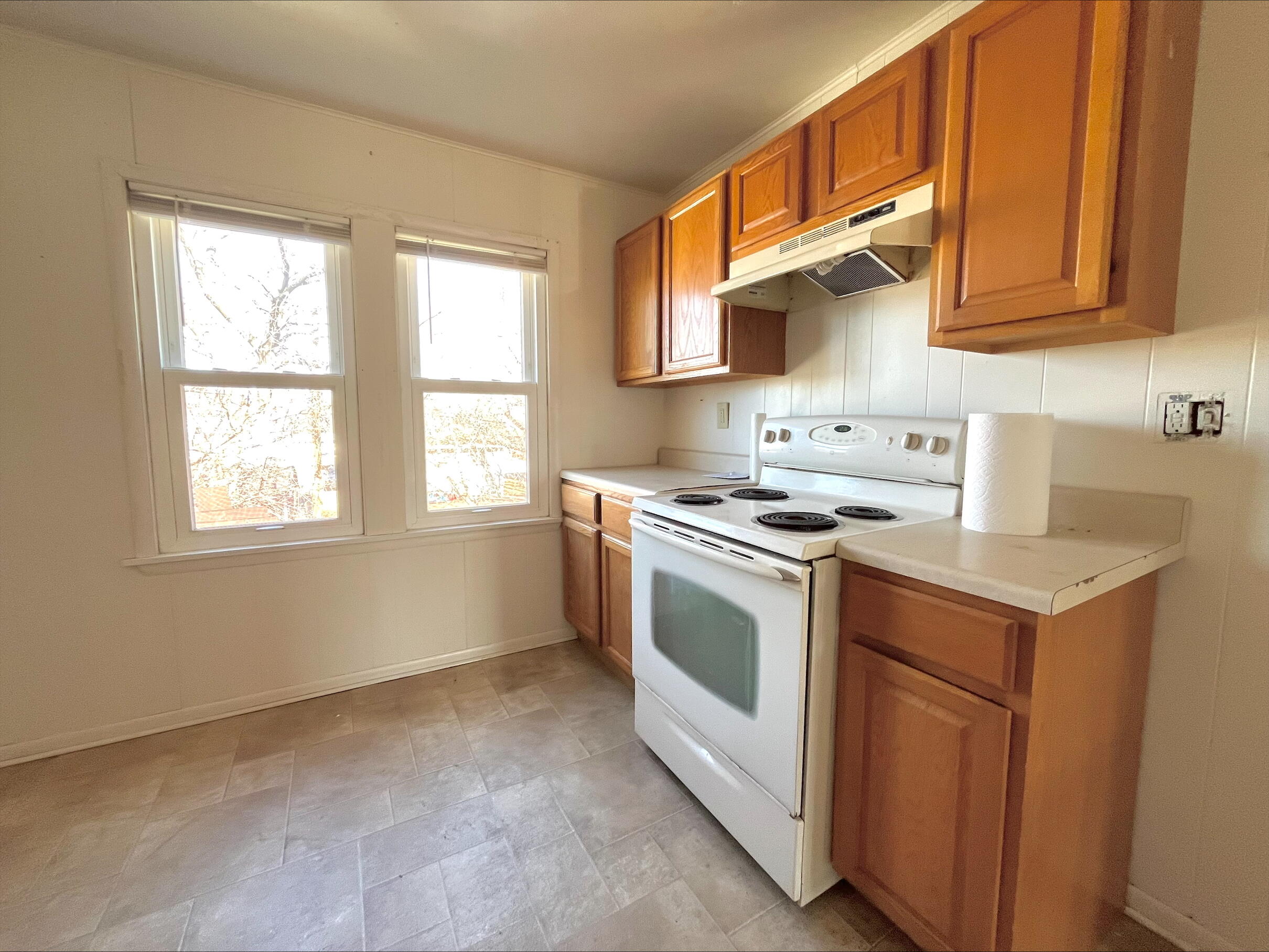 Kenosha, Wisconsin 53140, United States, 4 Bedrooms Bedrooms, ,2 BathroomsBathrooms,Residential,Pending,6386