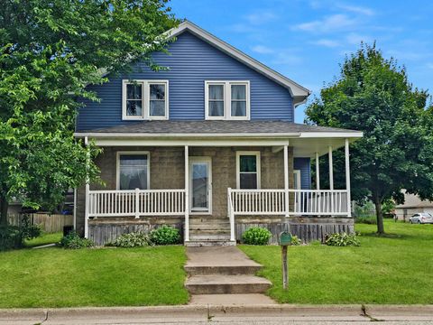 Photo of 412 2nd Ave E, Holmen, WI 54636 (MLS # 1940039)