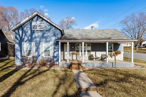 Photo of 521 3rd Ave S, Onalaska, WI 54650 (MLS # 1954849)