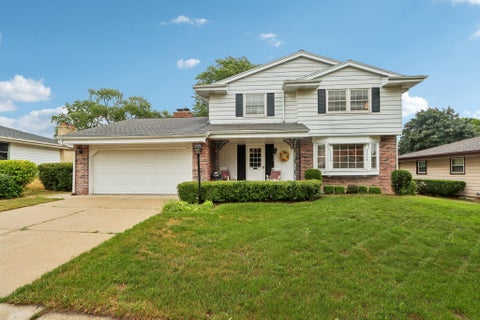 Photo of 5380 S 23rd St, Milwaukee, WI 53221 (MLS # 1973638)