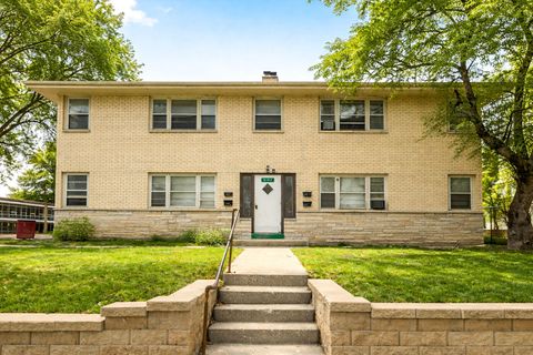 Photo of 6107 W Leon Ter, Milwaukee, WI 53218 (MLS # 1956225)