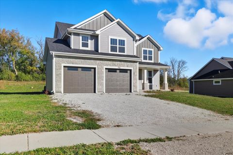 Photo of 936 Medina Dr, Mukwonago, WI 53149 (MLS # 1940764) Photo of 936 Medina Dr, Mukwonago, WI 53149 (MLS # 1940764)