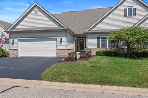 Photo of 420 Cobblestone Ct, Slinger, WI 53086 (MLS # 1955690)