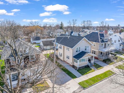 Photo of 1019 Bluff Ave, Sheboygan, WI 53081 (MLS # 1972728)