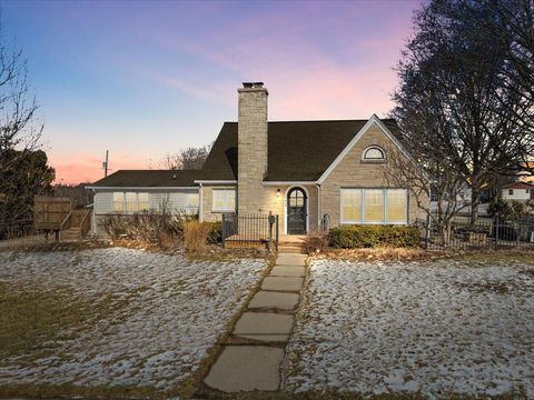 1606 Chestnut St, West Bend, WI 53095 - #: 1909066