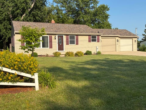Photo of 1309 Crestwood Dr, Green Bay, WI 54313 (MLS # 1973447)