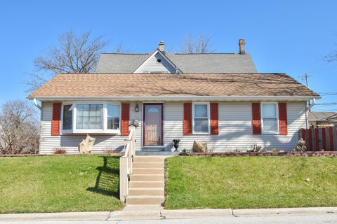 Photo of 1432 Chestnut St, South Milwaukee, WI 53172 (MLS # 1956749)