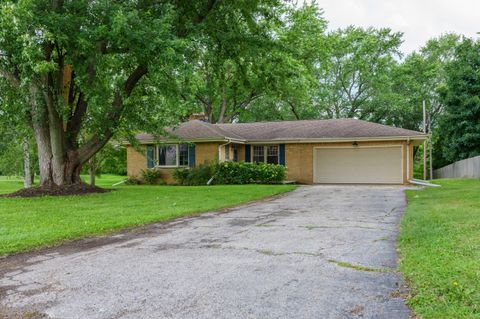 Photo of 8361 S Pennsylvania Ave, Oak Creek, WI 53154 (MLS # 1931919)