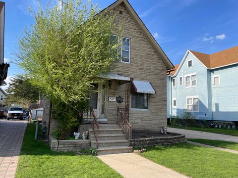 Photo of 2014 61st St, Kenosha, WI 53143 (MLS # 1961797)