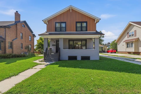 Photo of 151 Guilford St, Sheboygan Falls, WI 53085 (MLS # 1980009)