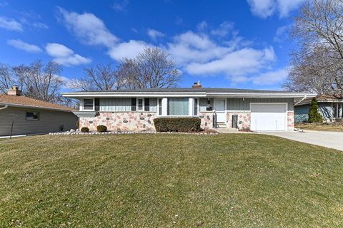 Photo of 5400 Laura Ln, Greendale, WI 53129 (MLS # 1951239)