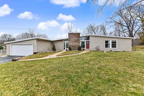 Photo of 17835 Maple Tree Ln, Brookfield, WI 53045 (MLS # 1953716)