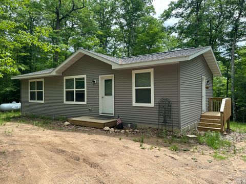 Photo of 9307 Sylvan Shore Dr, Hazelhurst, WI 54539 (MLS # 1967465)